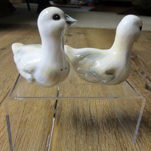 'AS-IS"  Vintage  baby Swan  S & P shakers
